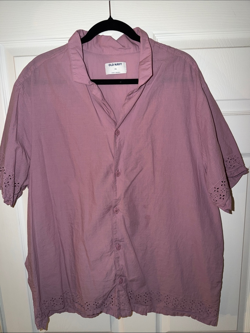 Old Navy Men’s XXL Pink Eyelet Trim Button Up Camp Shirt Short Sleeve